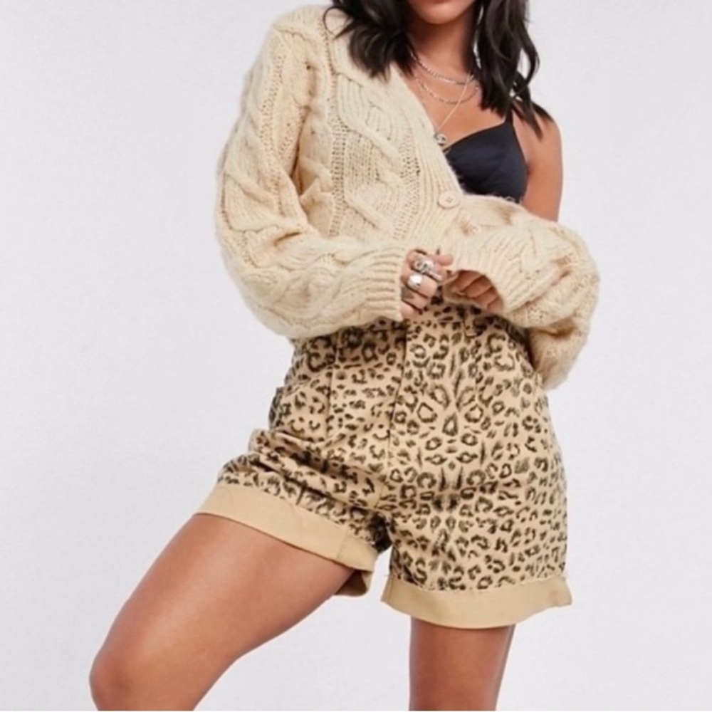 We The Free High Waisted Pleat Front Tan & Black Animal Print 90s Mom Shorts 25